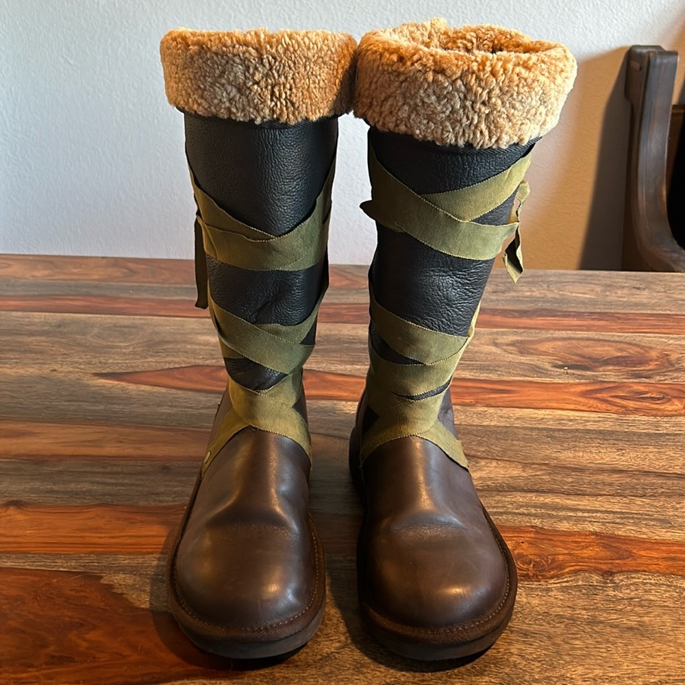Ugg Rina Leather Lace Up Boots